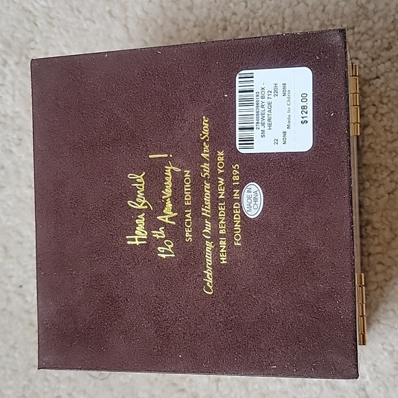 🛑Henri Bendel Special Edition Jewelry Box - Picture 6 of 8